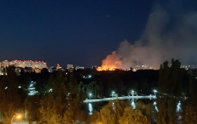 В Броварах пожар в пятиэтажке, проводится эвакуация