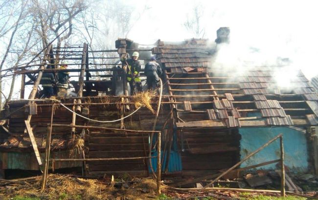 В Закарпатье на пожаре жилого дома погибли 2 человека