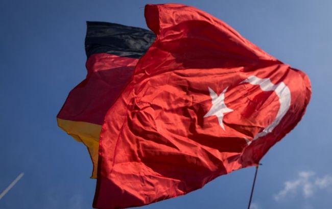 В Турции задержали четырех подозреваемых в подготовке атак на дипмиссии Германии и Великобритании