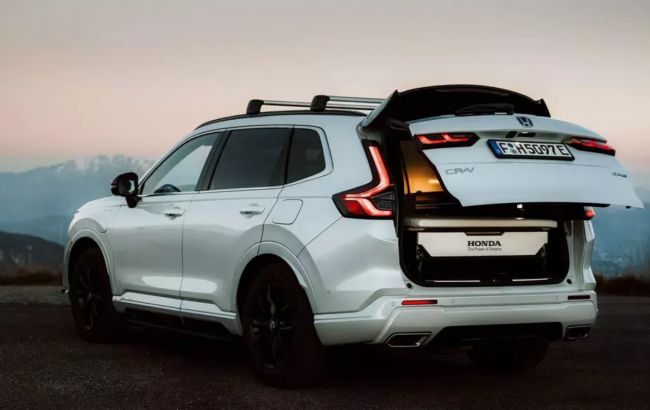 Honda представила гібридний кросовер CR-V з вбудованим "мініготелем": подробиці