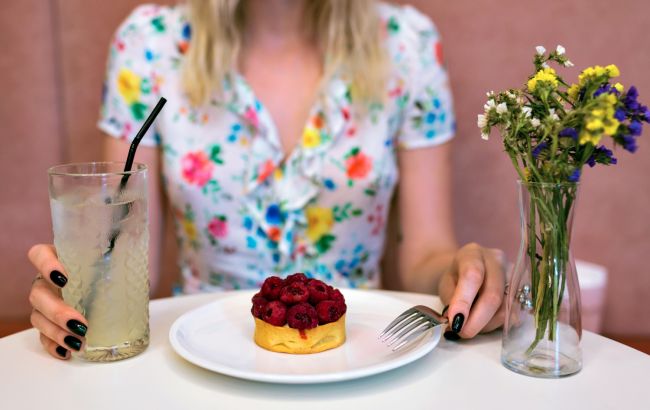 Диетолог раскрыла правду: обязательно ли есть десерт отдельно от основной пищи