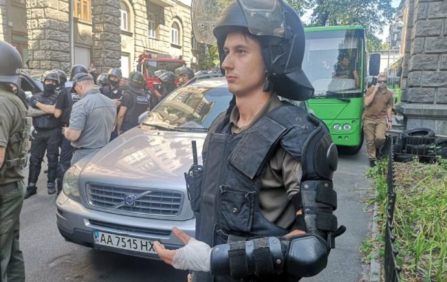 В столкновениях на акции под ОП пострадали полицейские и нацгвардейцы