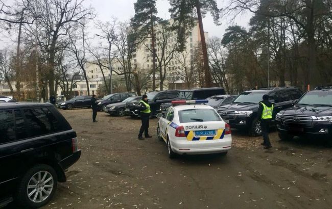 В Киеве полиция сорвала "сходку" криминальных авторитетов, задержаны свыше 60 человек