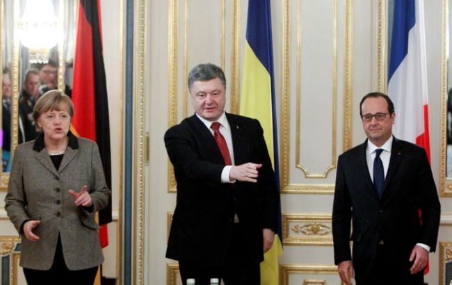 Меркель і Олланд вимагали від Порошенка голосування за зміни до КУ, - джерело в АПУ