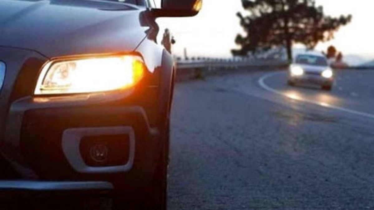 Включенные фары должны быть у водителей в Украине с 1 октября - нарушителям  грозят штрафы  РБК-Україна