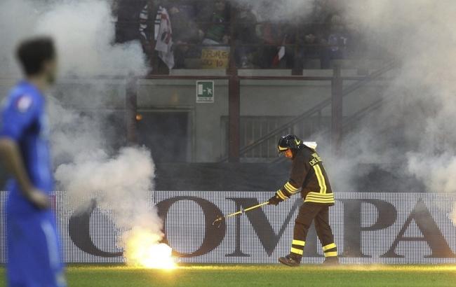 Безопасное использование пиротехники на стадионах невозможно, - УЕФА