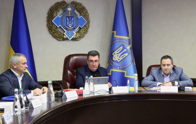 Секретарь СНБО провел совещание по защите энергетики от кибератак из России