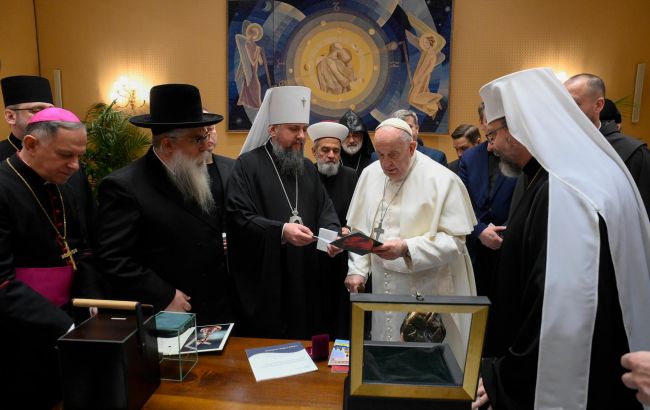 Епифаний встретился с Папой Римским и обратился к нему с предложением