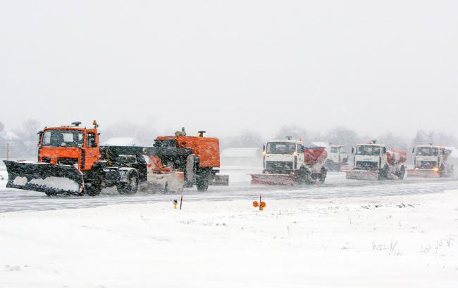 Аэропорт "Киев" из-за непогоды перенаправил часть рейсов в "Борисполь"