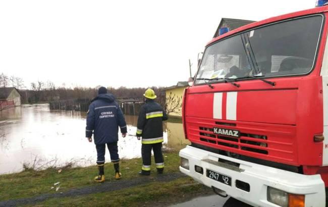 Паводок на Закарпатье: эвакуированные жители возвращаются в дома