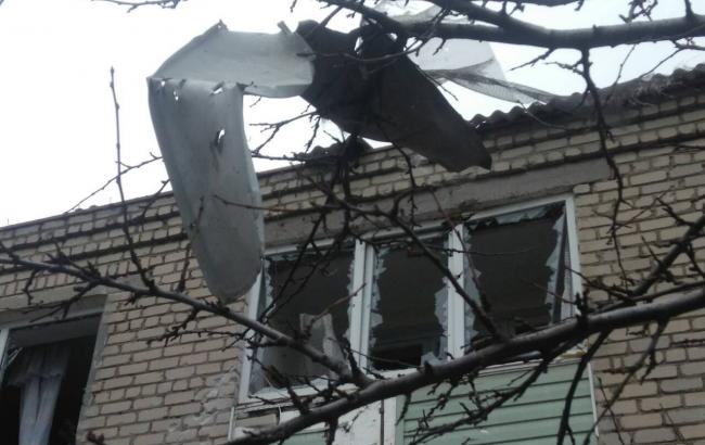 Обстрел Новолуганского: штаб АТО опубликовал фото последствий
