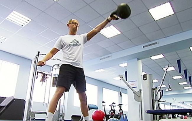 Яценюк доручив якнайшвидше закупити обладнання для гімнастів на 17 млн грн