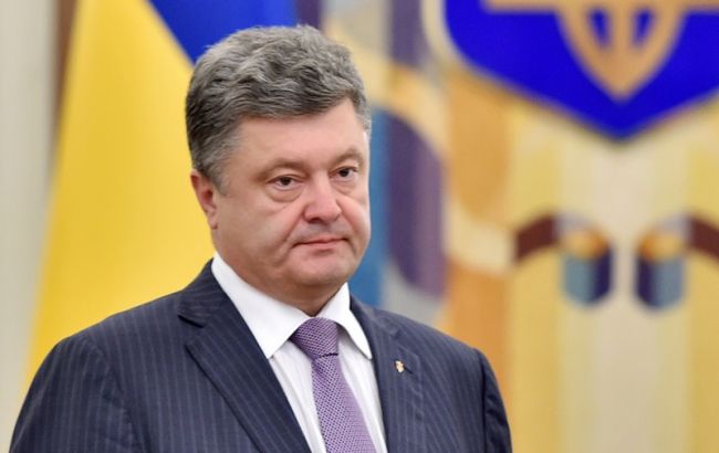 Порошенко ограничил доступ иностранной печатной продукции антиукраинского содержания