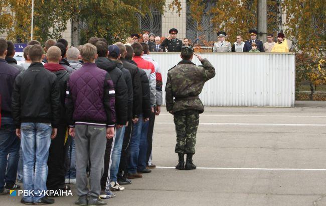 Осенний призыв 2021:&nbsp;в Украине стало меньше уклонистов, но больше - непригодных к службе
