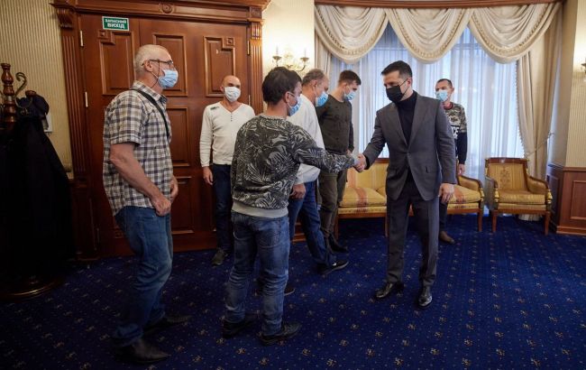 Освобожденный из пиратского плена экипаж судна Stevia вернулся в Украину