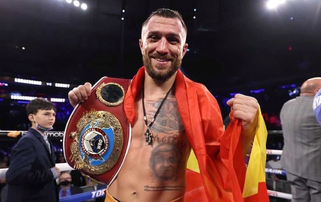 Ломаченко получил гарантии боя с абсолютным чемпионом легкого веса: есть нюанс