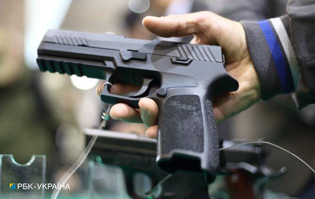 Мільйон українців взяли участь в опитуванні про зброю за три дні. Як проголосувати