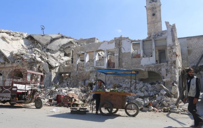 В Сирии по городу, пострадавшему от химатаки, нанесли новый авиаудар