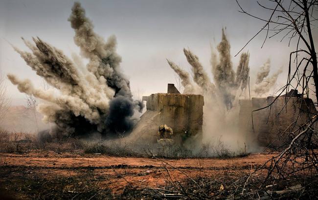 На Донбассе боевики осуществляют подрывы в районе Докучаевска, - штаб