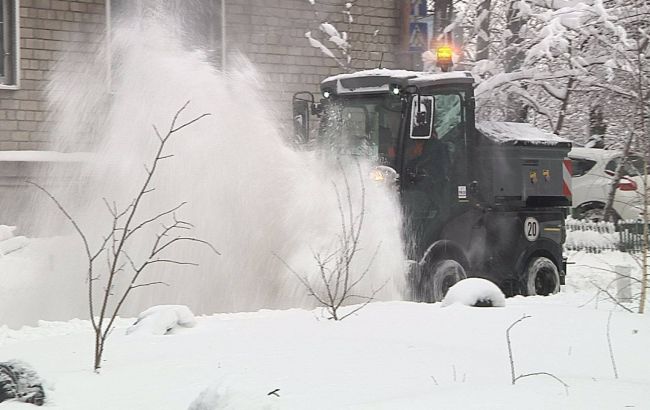 У мерії Дніпра розповіли, як місто бореться з аномальним снігопадом