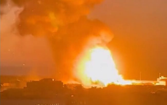 У Марокко стався потужний вибух на газосховищі та спалахнула пожежа (відео)