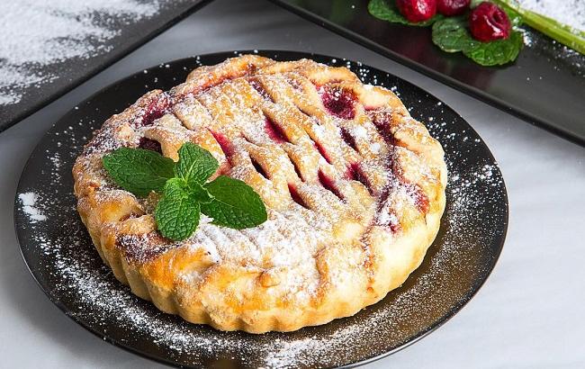 Пиріг з черешнею: топ 5 кращих рецептів