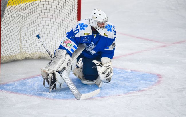 Воротар хокейної збірної України перебрався до Канади