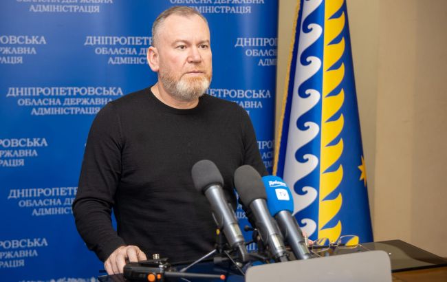 Под Днепром 3 ракетных удара РФ разрушили участок железной дороги