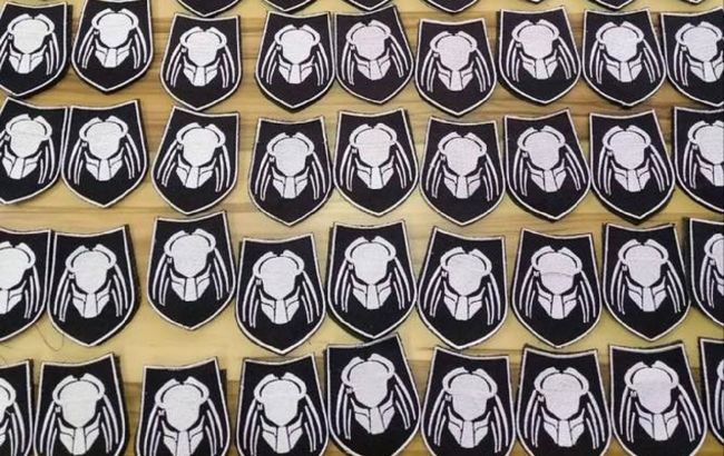 Украинским патрульным разрешили носить шевроны с "хищником" во время войны