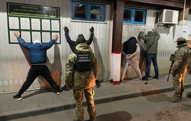 На Закарпатье задержали мужчину, который переправлял через госграницу украинцев призывного возраста