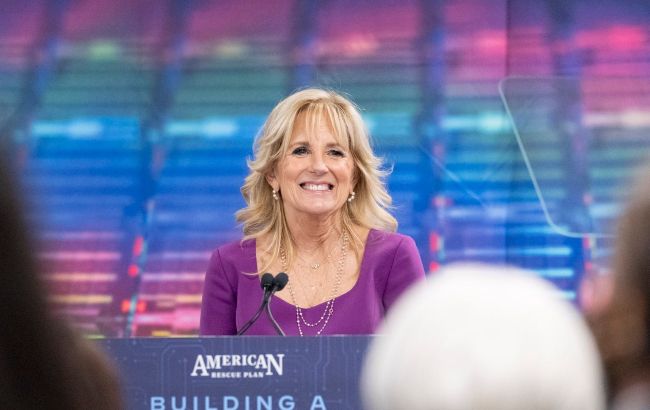 Перша леді США зустрінеться з біженцями з України в Румунії та Словаччині