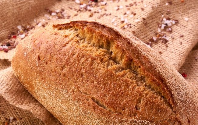 Як приготувати домашній хліб зі скоринкою в пекарському рукаві. Відео від судді МастерШеф