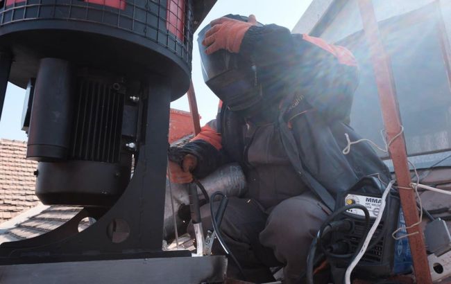 В Черновцах неизвестные повредили сирену, которая оповещает о тревоге