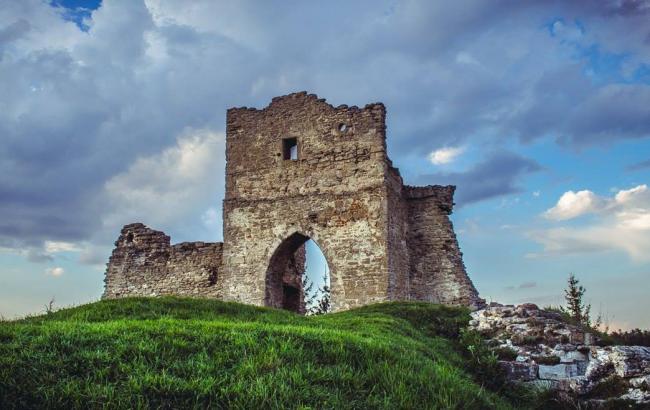 Куди поїхати на вихідні у березні: весняний Кременець, перші проліски і затишний Дрогобич