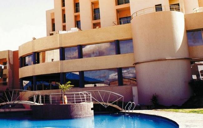 В Мали боевики захватили заложников в отеле