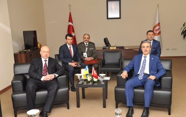 Украина и Турция подписали протоколы о новых направлениях сотрудничества в военной сфере