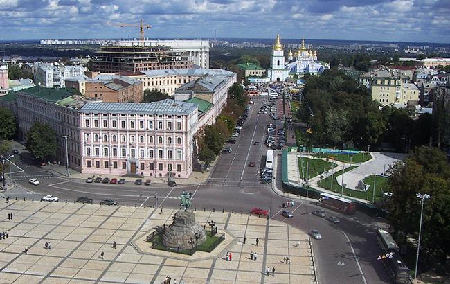 У Києві 1 липня на Софійській площі буде змінено рух громадського транспорту