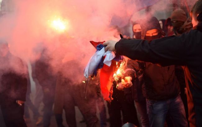 Правые разгромили офис "Россотрудничества" в Киеве