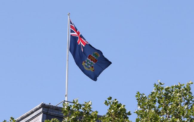 На Каймановых островах заморозили российские активы на 7,3 млрд долларов из-за санкций