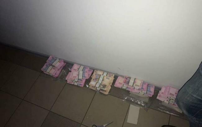В Киевской области задержали чиновников на взятке в 1,3 млн гривен