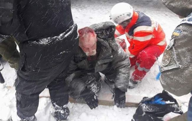 Зачистка палаток под Радой: госпитализированы 11 активистов, один из них прооперирован