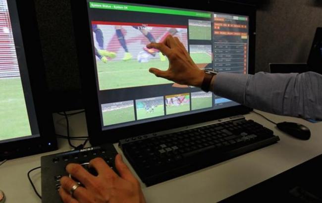 Клубы чемпионата Англии отказались от системы видеоповторов в сезоне 2018/19