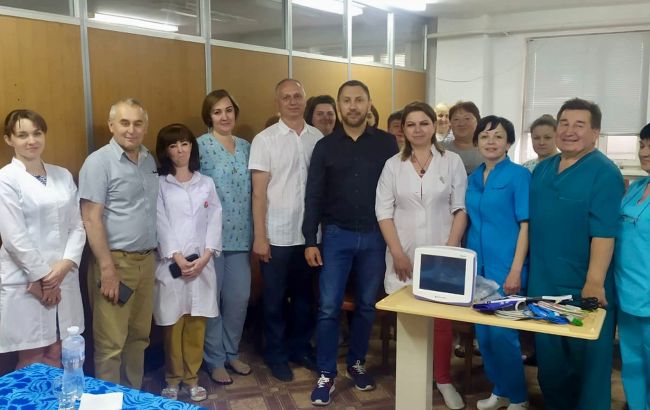 Стрихарский передал больницам в Черкасской области оборудование на почти 2 млн гривен