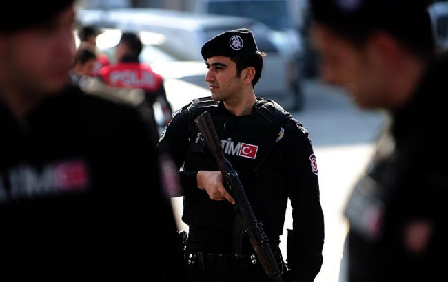 В Стамбуле обстреляли здание Управления безопасности