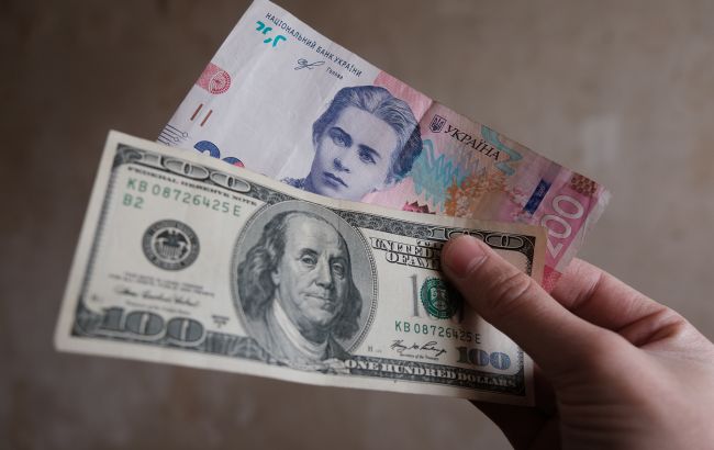 Долар різко подешевшав: НБУ встановив курс на 24 лютого