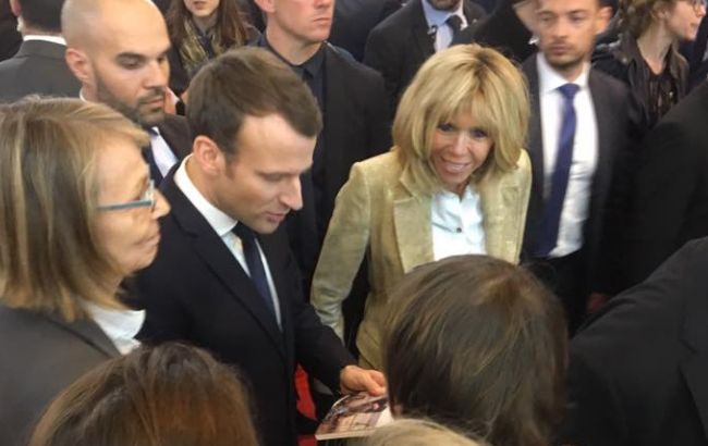 Макрон отказался подходить к российскому стенду на книжной ярмарке в Париже