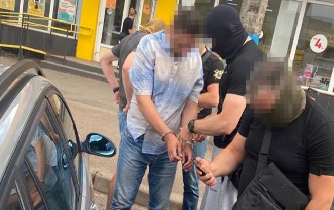 Корректировал удары по аэропорту Кривого Рога. СБУ задержала местного чиновника