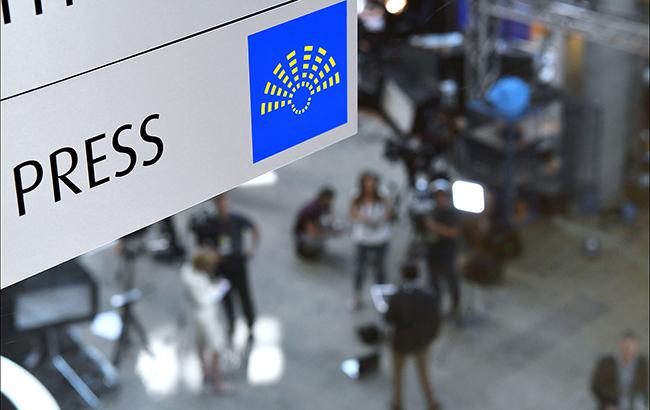 З України депортували іспанських журналістів, які працювали на окупованому Донбасі