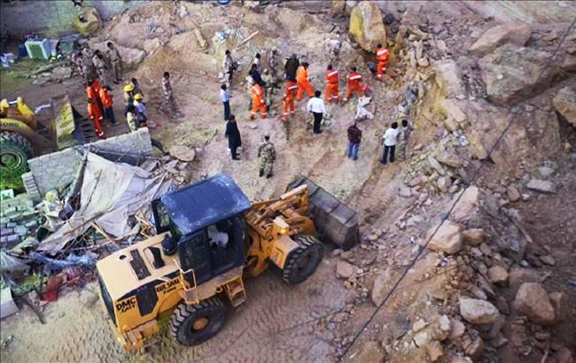 В результате оползня в Пакистане погибли семь человек