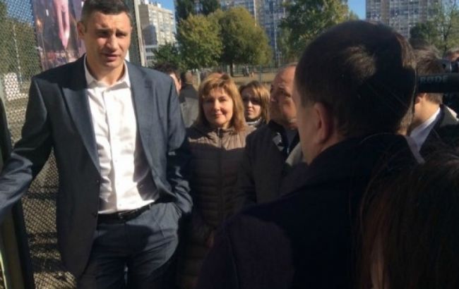 У Кличко для энергоэффективности заменяют на Троещине уличные фонари на светодиодные